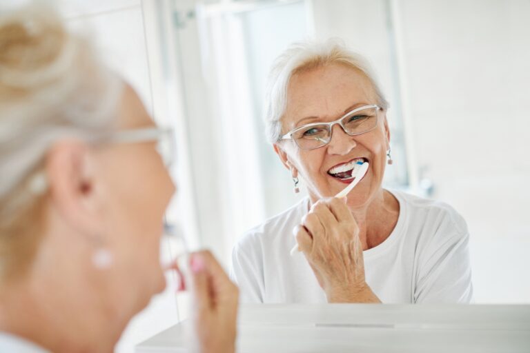 maneira-correta-escovar-os-dentes